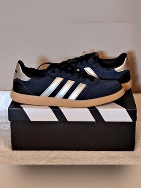 Adidas Black With Gold Stripes  Classic Low-Top Sneakers with Gum Sole Size 6.5
